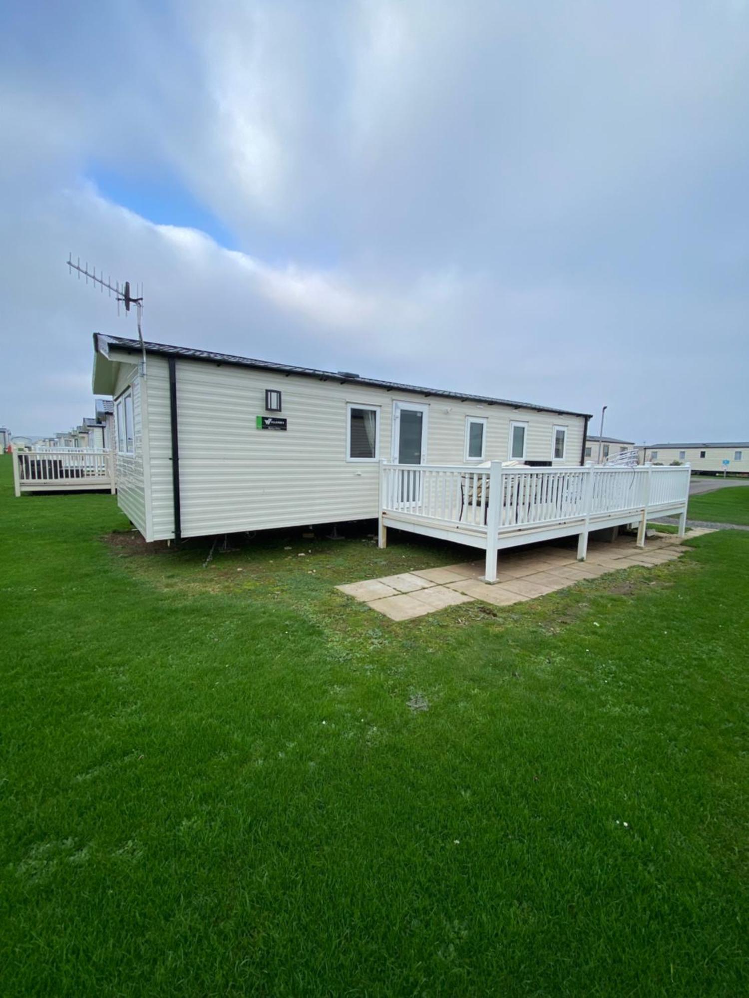 Campsite 3 Bedroom - Stunning Caravan In Coastal *